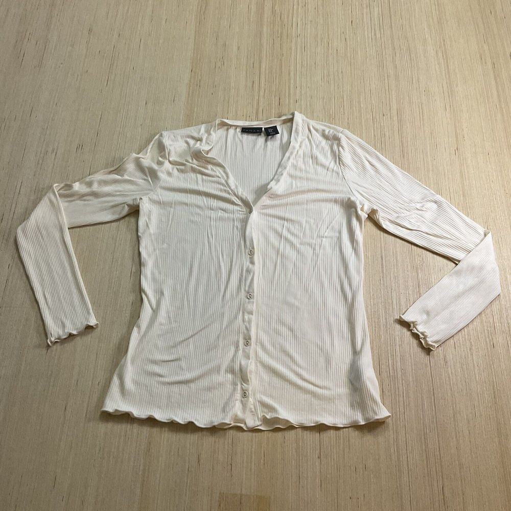 Tahari Women Cream Ivory Long Sleeve Button Up Ribbed Scalloped Blouse Medium